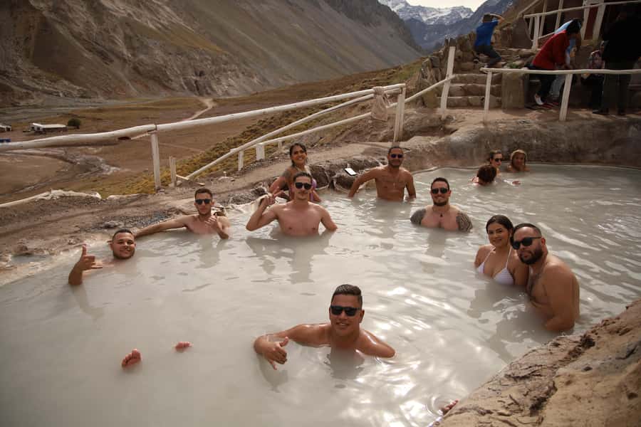 Santiago: Full day Embalse del Yeso, Casa de Chocolate, picnic & Hot Springs - Casa de Chocolate in San José de Maipo