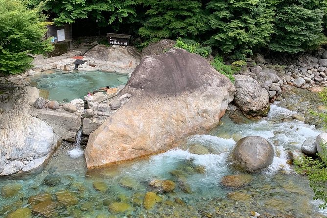 Shirakawago(UNESCO world heritage)/ Onsen / Hiking / 1day tour - Price, transport, and what the day is worth