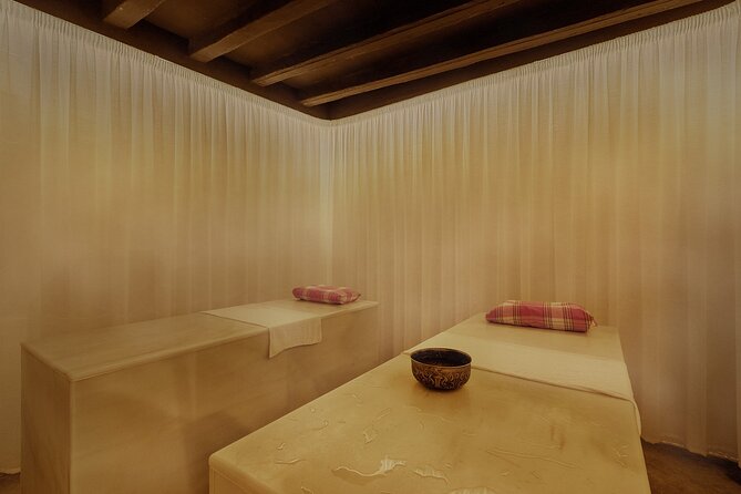 Small-Group Arab Bath Experience in Hammam Al Ándalus Palma - The optional 15-minute purification on heated marble