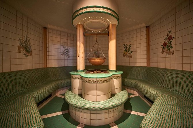 Small-Group Saxon Switzerland NP Easy Tour & Unlimited Thermal Baths - Guides, group style, and the human side of the day