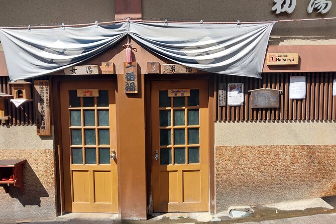 Snow Monkey Park, Soba Lunch and Shibu Onsen Tour - Walking into Jigokudani Snow Monkey Park
