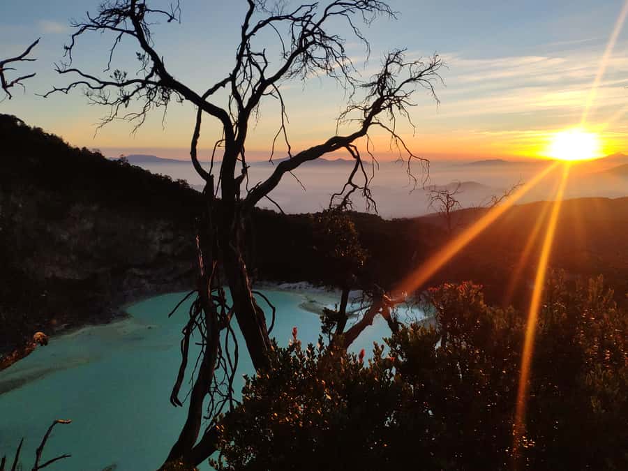 Sunrise Sunan Ibu,Kawah Putih,Volcano,Tea factory,Hot spring - Kawah Putih and the volcanic highlands