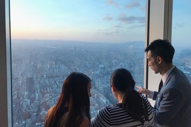 Taipei Day Tour including Taipei 101, Din Tai Fung and Hot Spring Experience - Din Tai Fung and the art of the soup dumpling