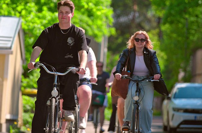 Tampere Scenic Bike Tour with Sauna and Local Flavors - Sauna and local food at Tahmelan Huvila