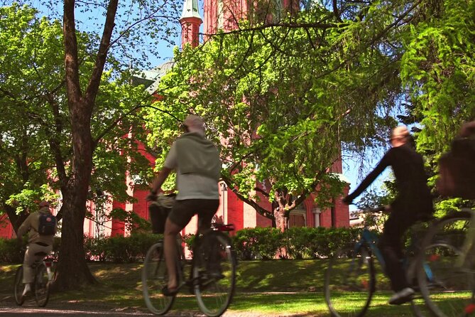 Tampere Scenic Bike Tour with Sauna and Local Flavors - Pyynikki Park and the observation tower