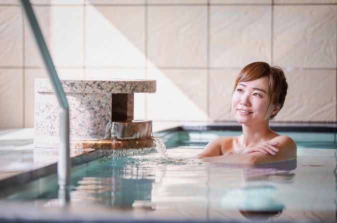 Tattoo-friendly open-air Onsen & drink - Who will get the most from this experience