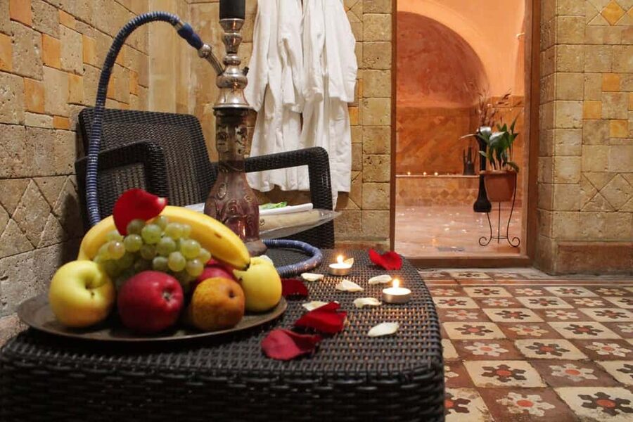 Tbilisi: Legendary Royal Sulfur Pool and Sauna Experience - The sulfur pool itself