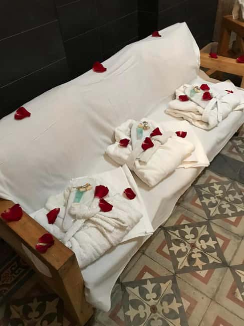 Tbilisi: Legendary Royal Sulfur Pool and Sauna Experience - Shared pool or private room?