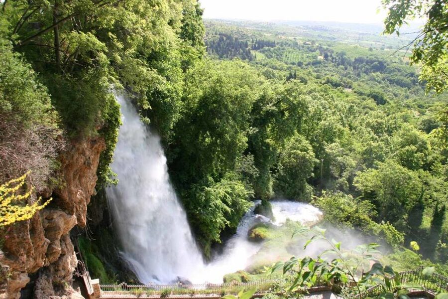 Thessaloniki:Edessa & Pozar Thermal Springs Private Day Trip - What the driver adds to the day