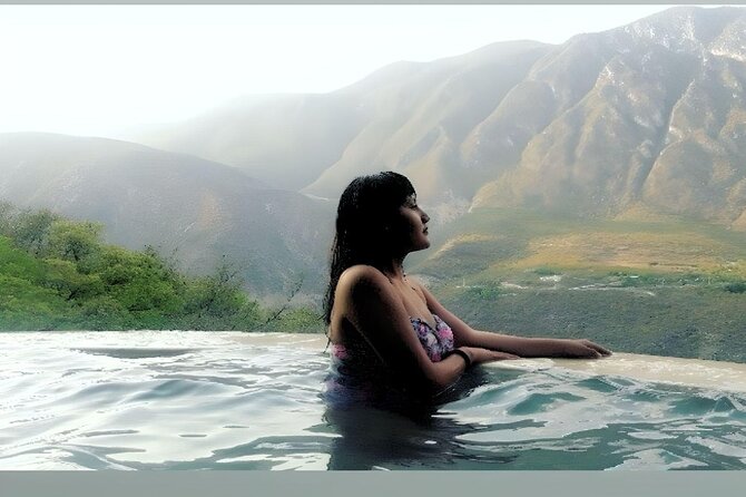 Tolantongo hot springs from CDMX - Guides, language, and the small-group setup