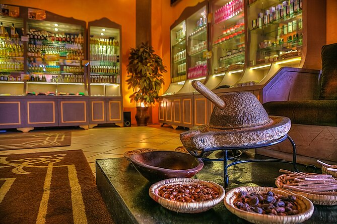Traditional 1H Hammam with Gomage and 1H Massage with Argan Oil - The hammam and gomage: a traditional scrub with modest surroundings