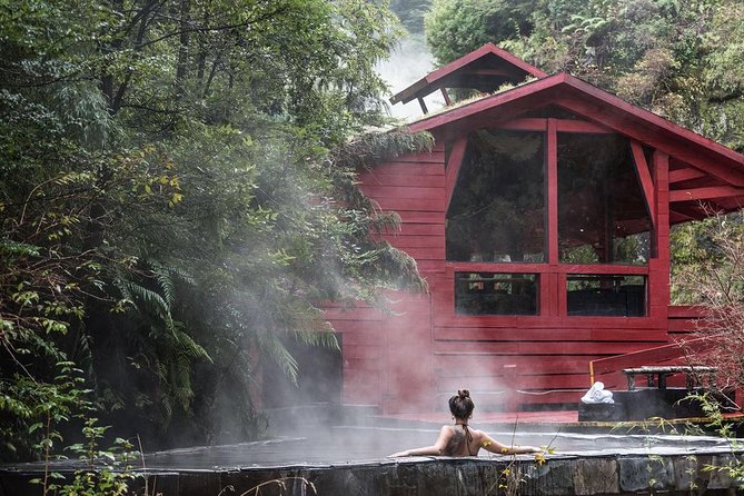 Trekking Mirador el volcano + Geometric hot springs - Leaving Pucón for Villarrica’s Southern Side