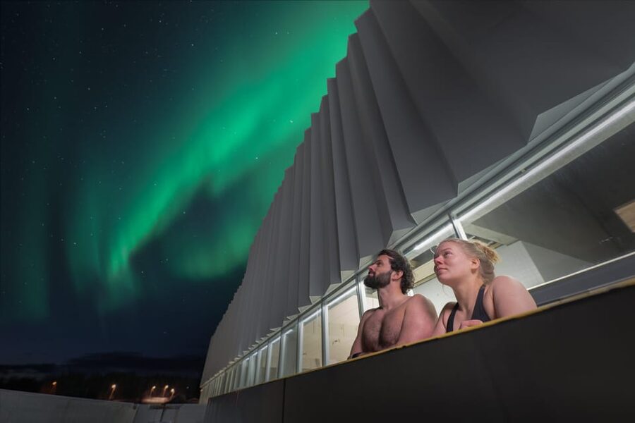 Tromsø: Spa/Pool with Bath, Sauna and Outdoor Heated Pool - Why Tromsøbadet works after a cold day outside
