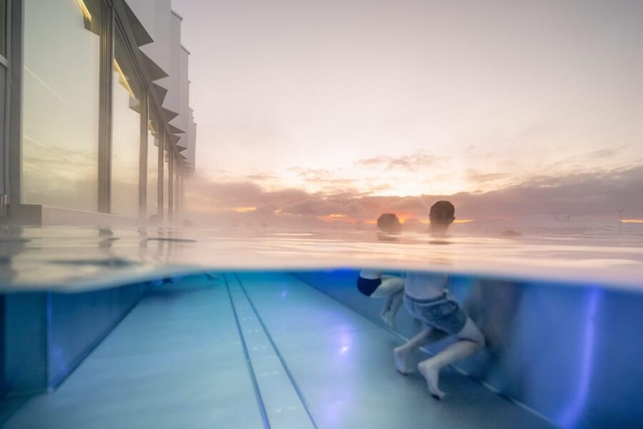 Tromsø: Spa/Pool with Bath, Sauna and Outdoor Heated Pool - Getting changed and settling in
