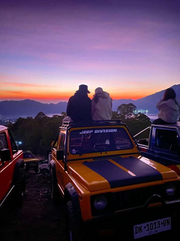 Ubud: mount.batur sunrise jeep with breakfast and hot spring - The early pickup and ride toward the volcano