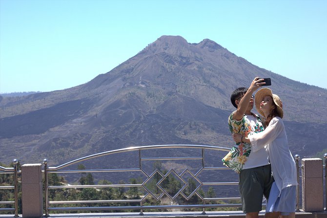 Ubud Volcano Lake and Natural Hot Spring Tour - Tegalalang Rice Terrace: a quick start with classic Bali scenery