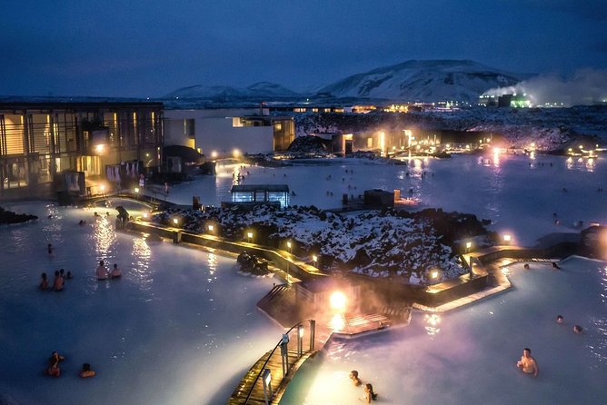 Unique bathing in an Icelandic hot springs at the Blue Lagoon - The $650 price and who gets value