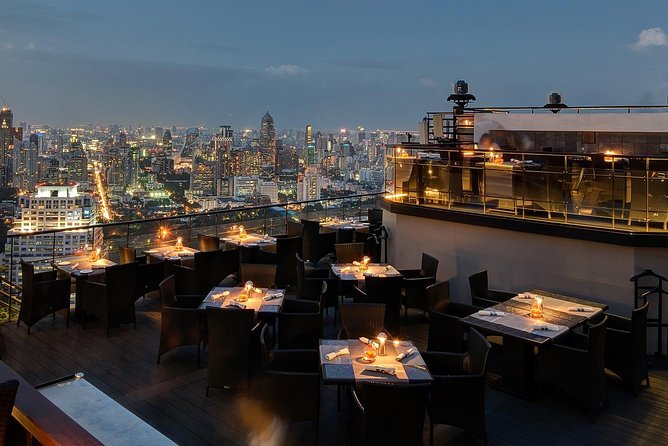 Vertigo Rooftop Dining: A Culinary Journey at Banyan Tree - Dress code, comfort, and practical limits