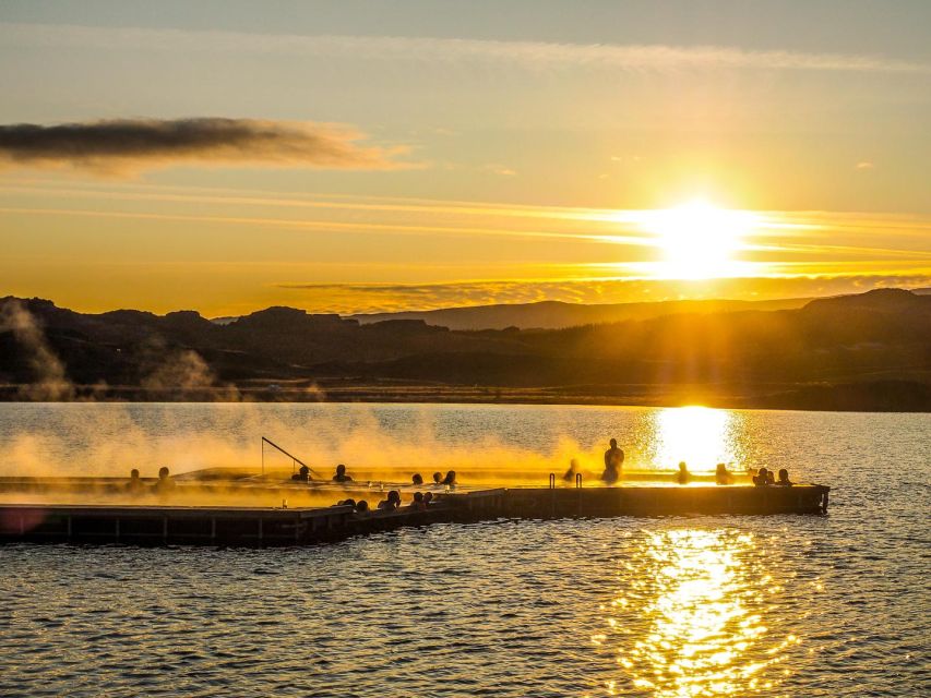 Vök Baths: East Iceland Geothermal Baths Entry - Food and drinks at the bistro