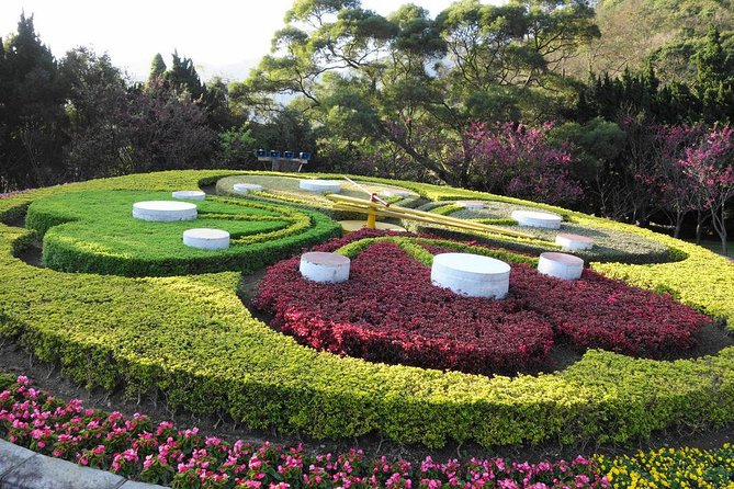 Yangmingshan National Park & Hot Spring Tour (afternoon ) - Xiaoyoukeng’s sulphur vents and volcanic ground