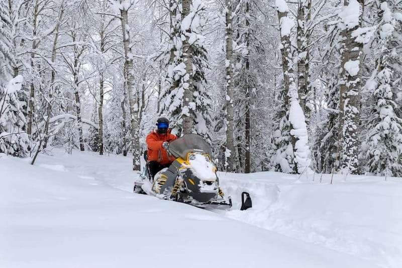 Zakopane: Snowmobiles (or Quads), Thermal Pools & Tasting - Chocholów and its wooden houses