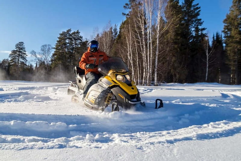 Zakopane: Snowmobiles (or Quads), Thermal Pools & Tasting - Inside the bacowka: oscypek and local drinks